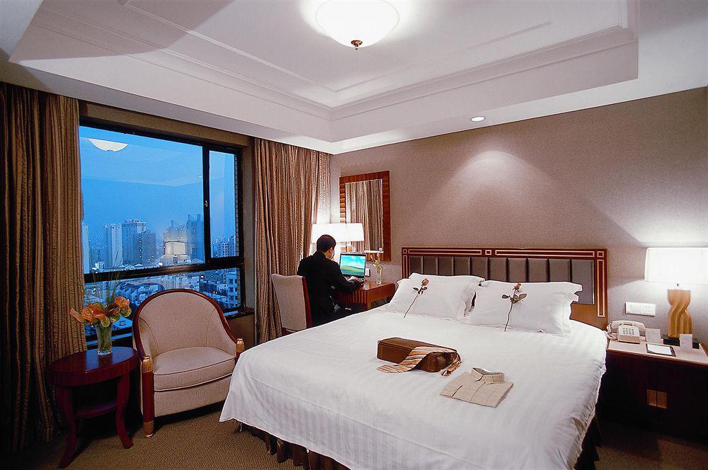 Shanghai Everbright International Hotel Kamer foto